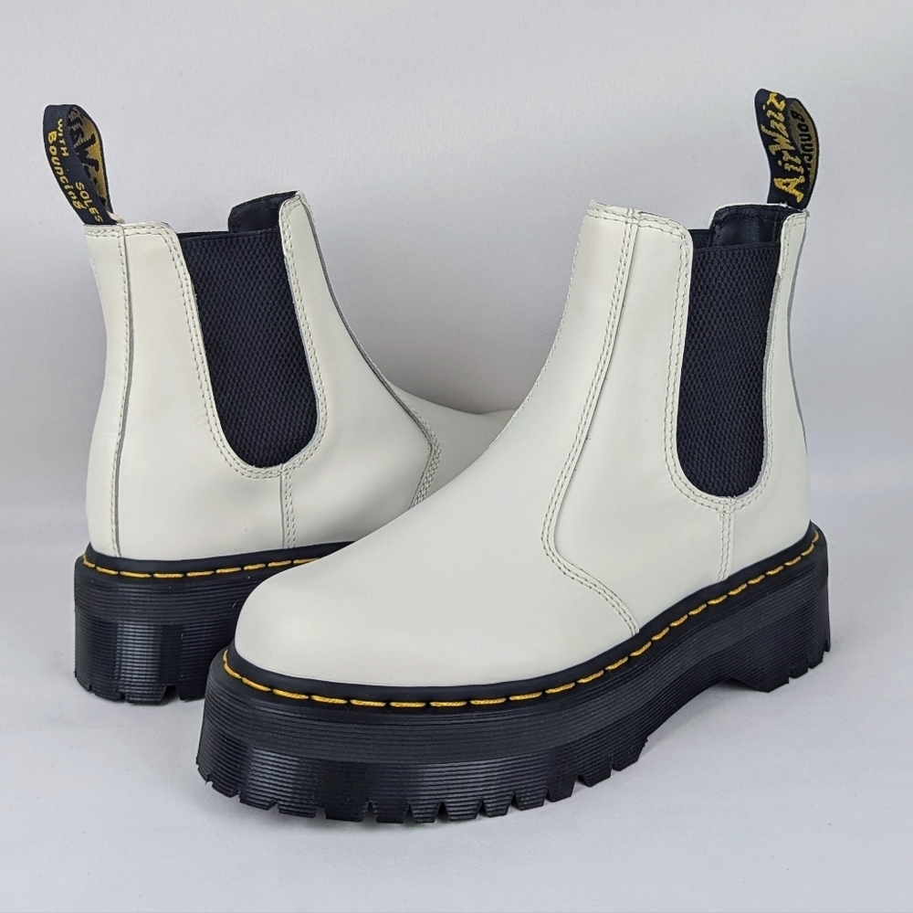 Dr. Martens 2976 Quad Platform Chelsea Unisex Boot Leather White W8 M7 EU39 NWT